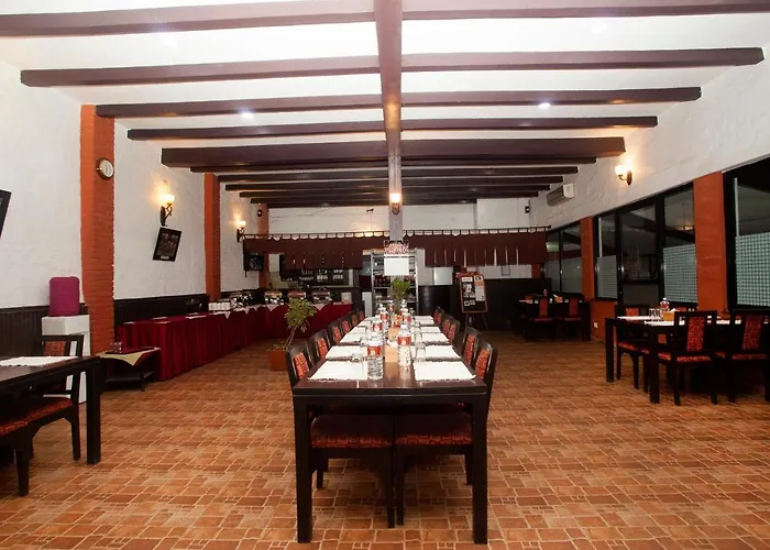 Oyo 738 Kaze Darbar 3*